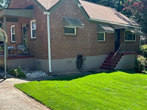 2nd image of 2032 Dellwood Pl