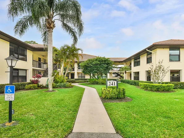 241 SW South River Drive #206, Stuart, FL 34997