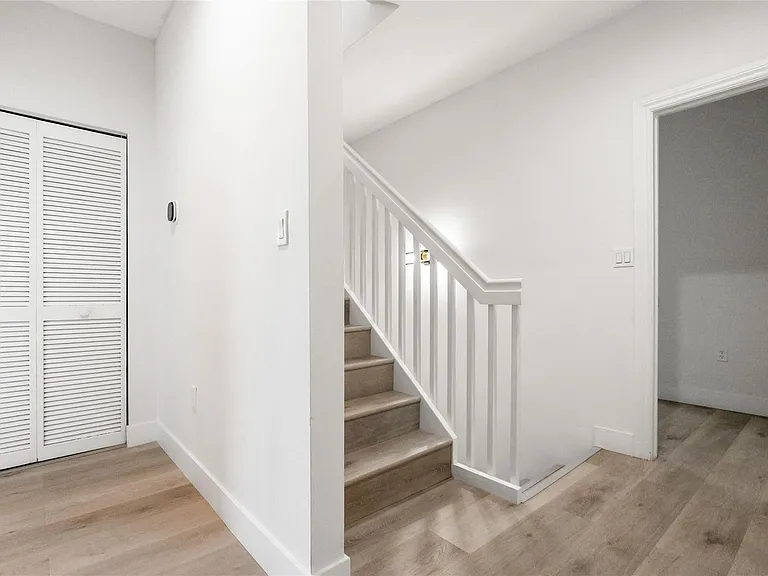 417 SW 8th St — Photo 16