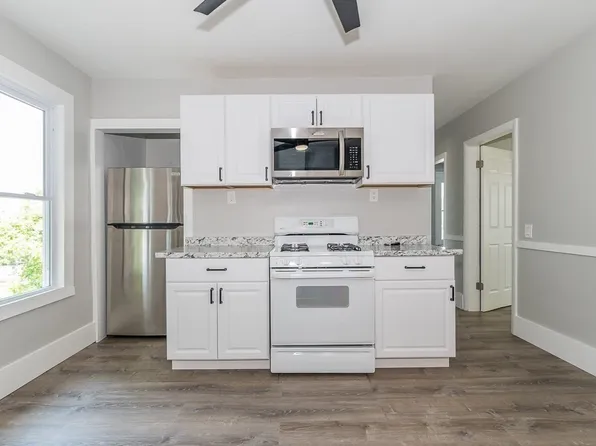 592 Franklin St #2, Worcester, MA 01604
