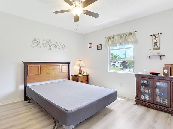 4th image of 2840 SE Eagle Drive