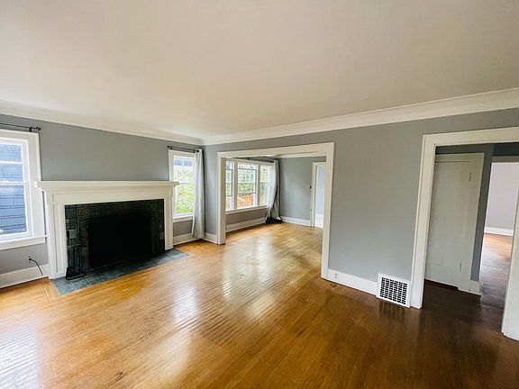 2nd image of 5713 Latona Ave NE