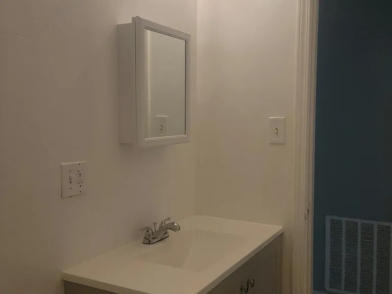8801 S Escanaba Ave #1F — Photo 8