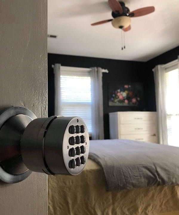 1st image of 4705 Woodfield Dr #1