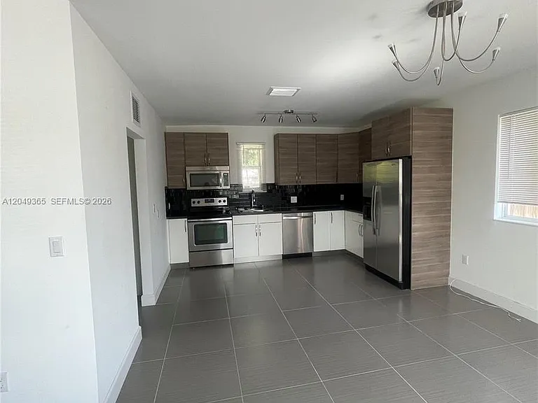 545 NW 121st St — Photo 5