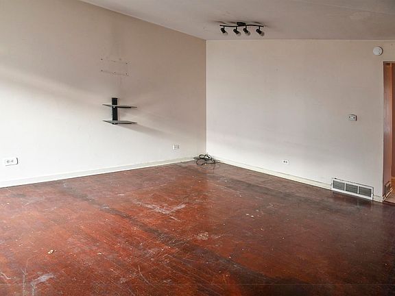 3rd image of 4901 Carol Ave #C