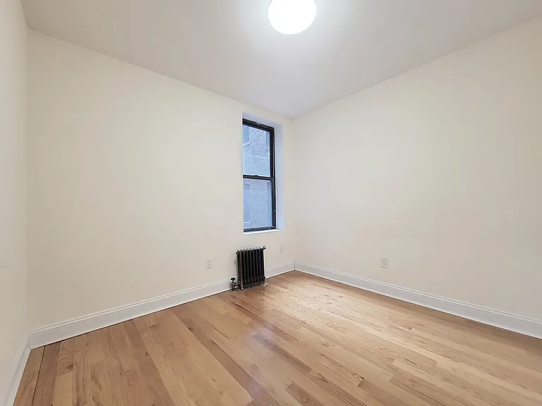3147 Broadway #6 — Photo 4