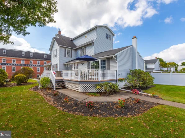 117 N Main St, Trumbauersville, PA 18970
