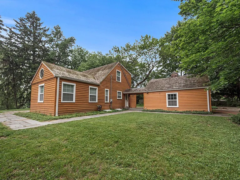 27180 Wellington Rd — Photo 3
