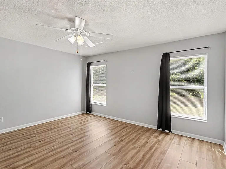 10157 Bluff Ct — Photo 15
