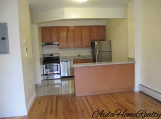 2843 38th St, Astoria, NY 11103