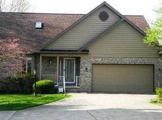 4715 Greenbriar Sq NE, Canton, OH