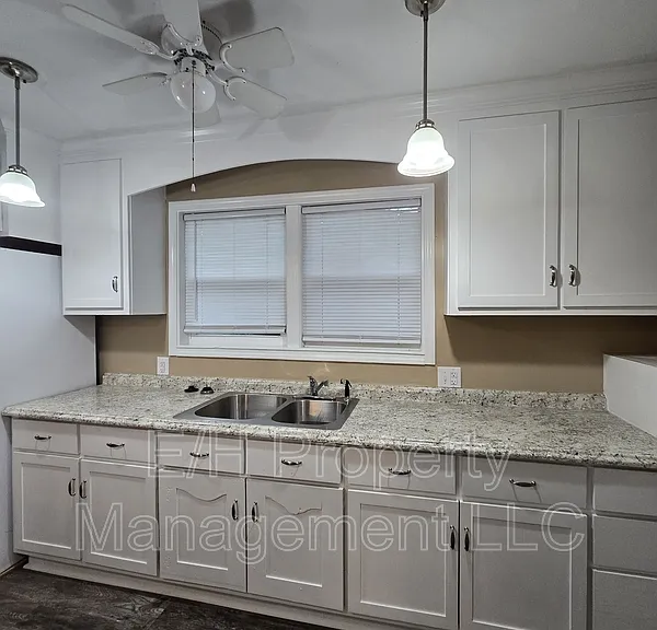635 N Andover Rd — Photo 11