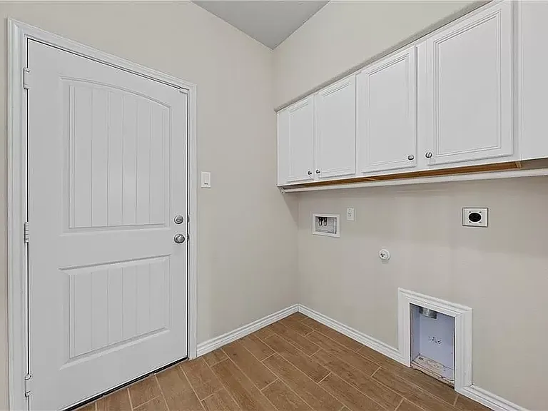 605 Lister Dr — Photo 11