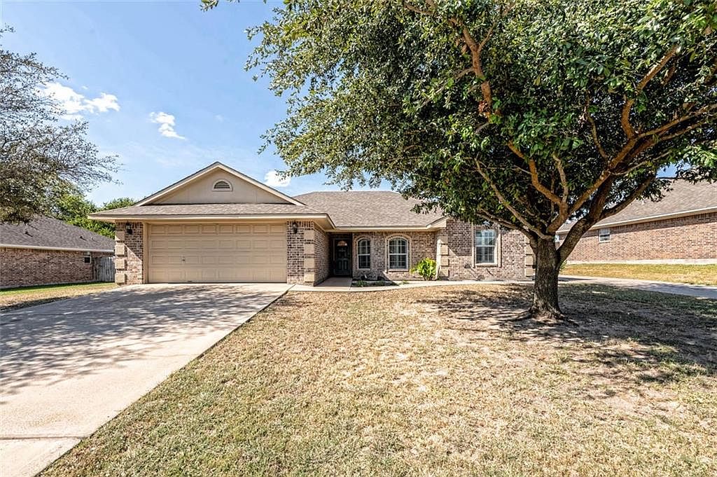 204 Topaz Cir, Hewitt, TX 76643 | Zillow