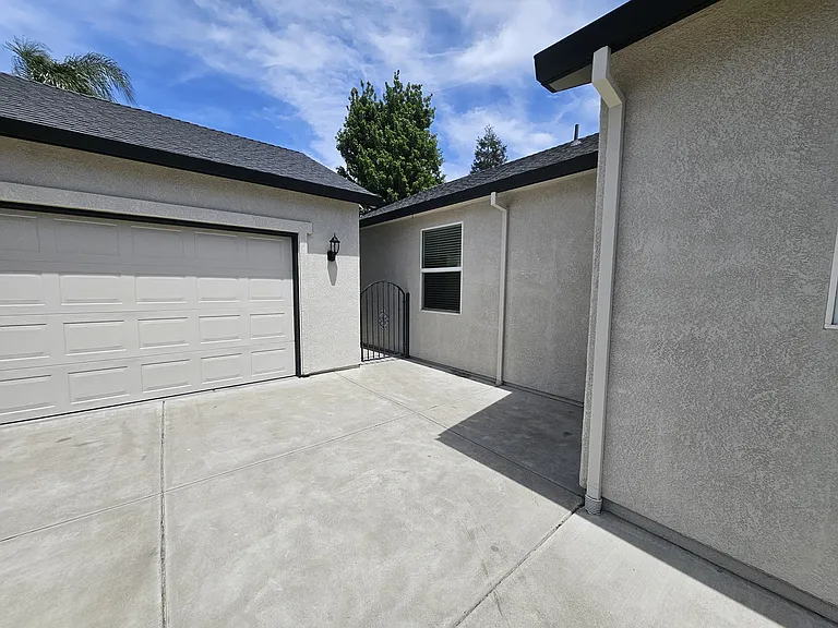1168 Fiore Way — Photo 50