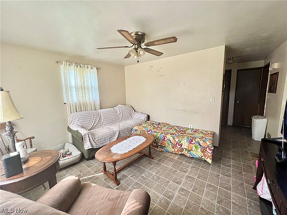 3rd image of 1006 Township Road 217