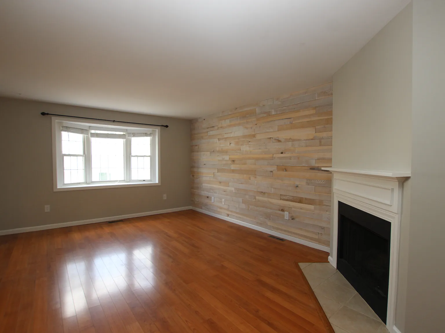 2 bed, 1418 sqft, $2,850 — Photo 4