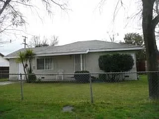 2216 Hackberry St photo 1