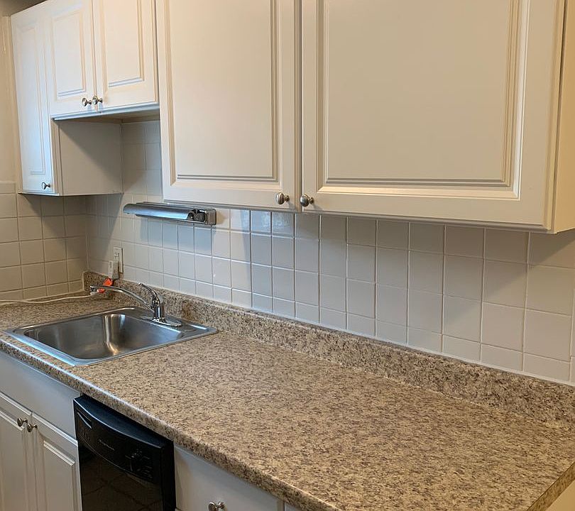 1st image of 2750 Linshaw Ct APT 5