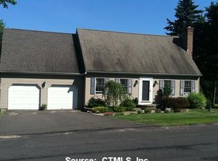 2 Valley Heights Dr, Middlefield, CT 06455