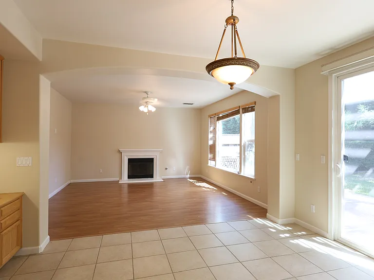 1908 Terracina Cir — Photo 11