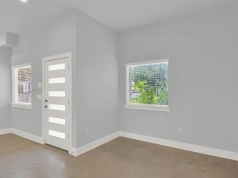 6902 Carver Ave #A — Photo 13