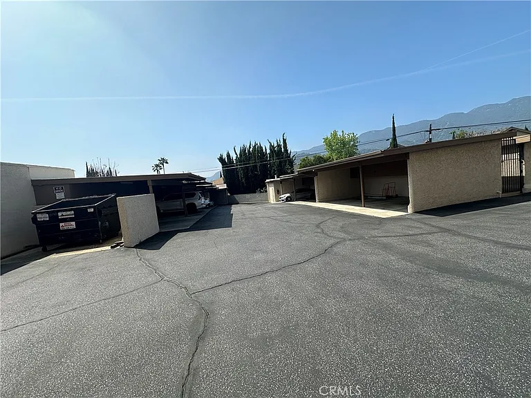 3010 Montrose Ave — Photo 7