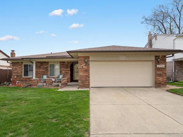 37610 Evergreen Dr, Sterling Heights, MI 48310