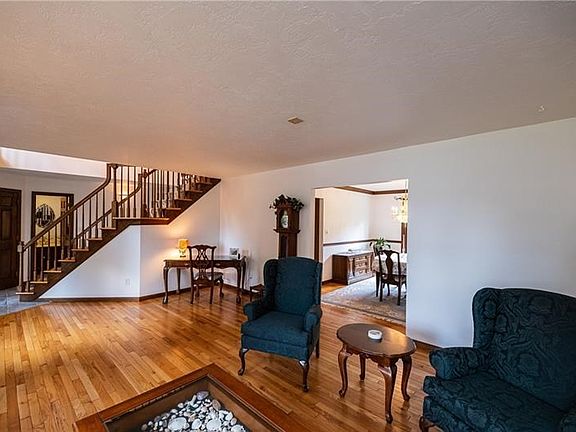 3rd image of 3948 Laurel Oak Cir