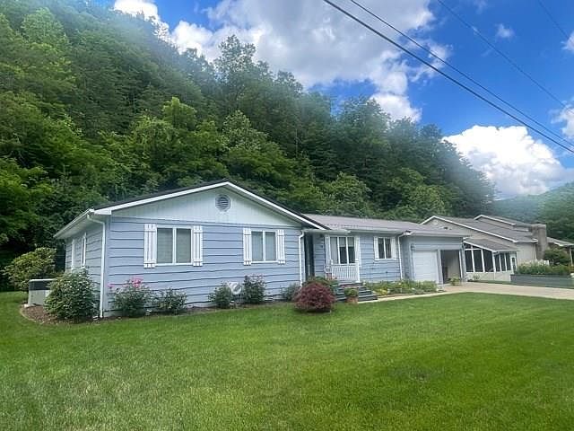 1st image of 28 Rachel Ct