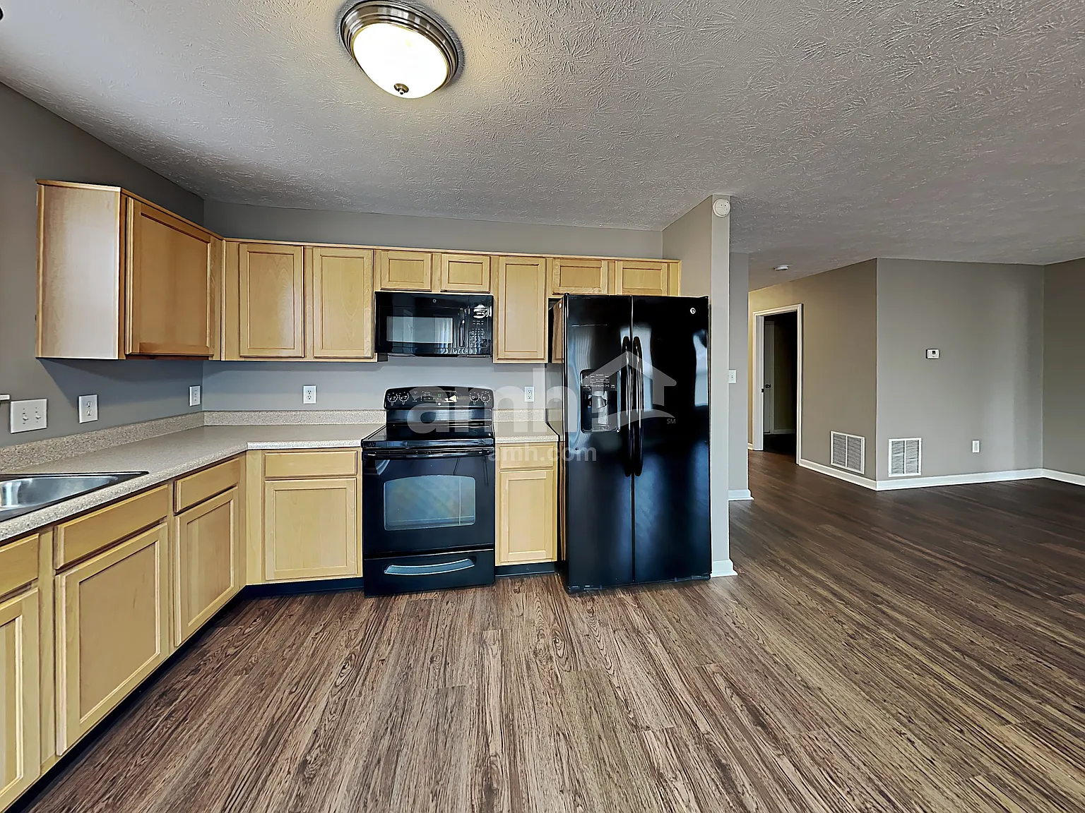 3 bed, 2.0 bath, 1409 sqft, $1,955 — Photo 4