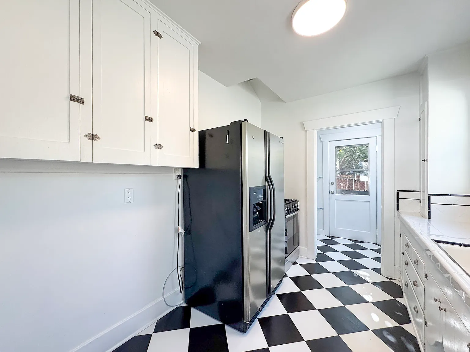 1 bed, 800 sqft, $2,495 — Photo 2