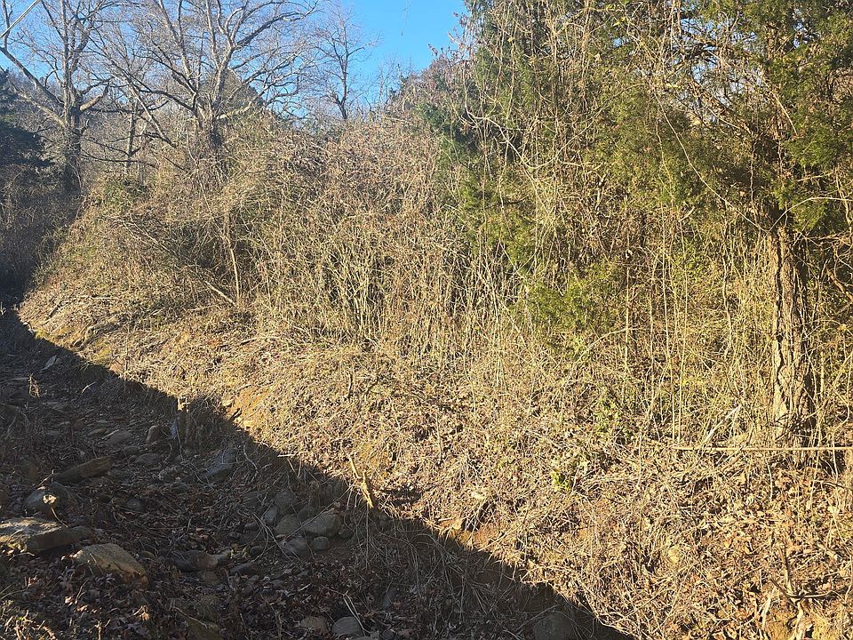 2nd image of 815 Retro Hughes Rd