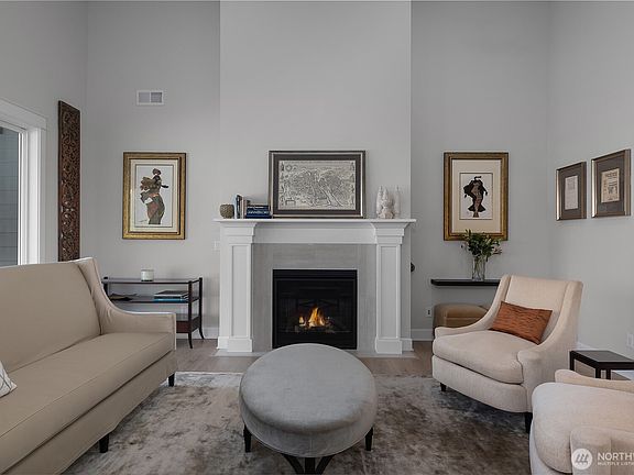 3rd image of 2921 Arrowroot Loop SE