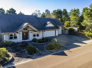 2040 Willow Loop, Florence, OR 97439