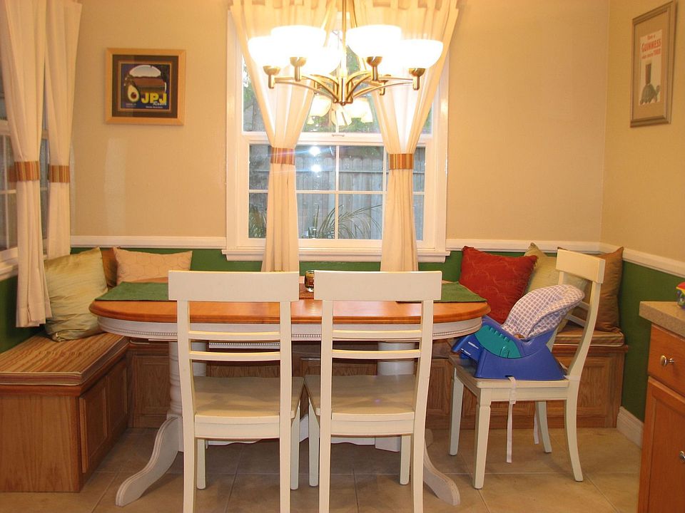 breakfast nook