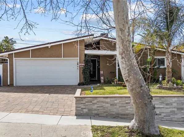 18636 Oakmoor St, Santa Clarita, CA 91351