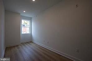 3rd image of 1224 W Silver St #2