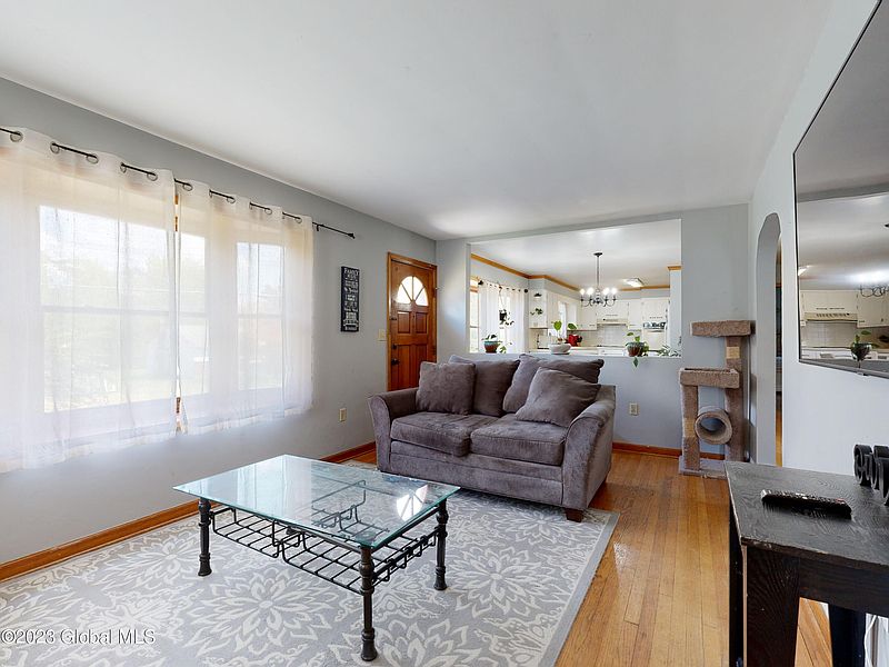 4th image of 37 Fane Court