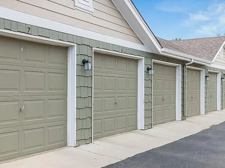 4925 Hahns Peak Dr #104 — Photo 12