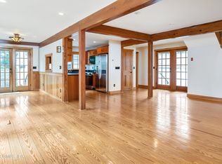 37 Rockview Dr, Greenwich, CT 06830