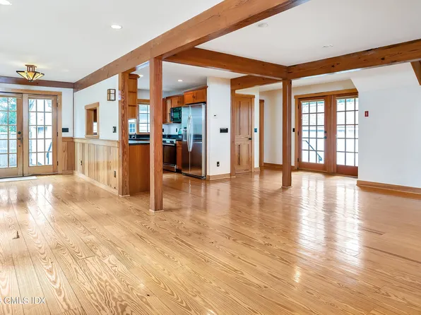 37 Rockview Dr, Greenwich, CT 06830