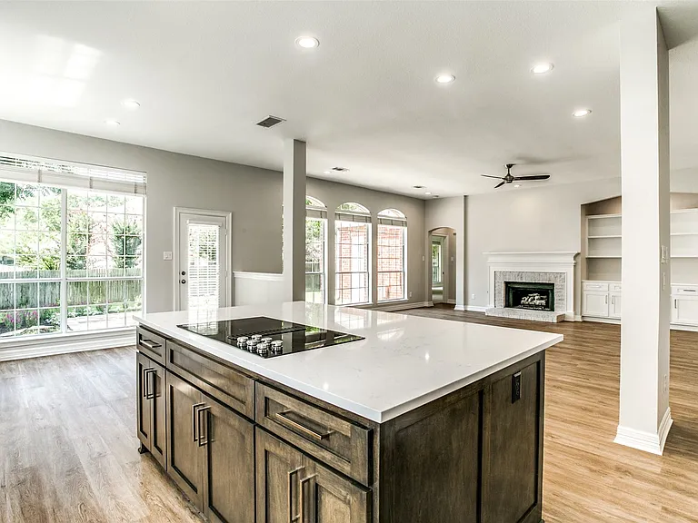 1270 Lakeway Dr — Photo 14