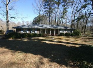 982 Rabun Dr, Lilburn, GA 30047