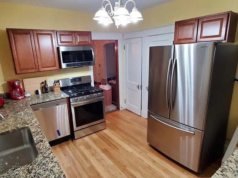 112 Joyce Ave — Photo 11