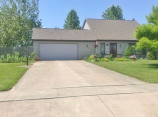 1710 Laramie Trce, Kendallville, IN 46755