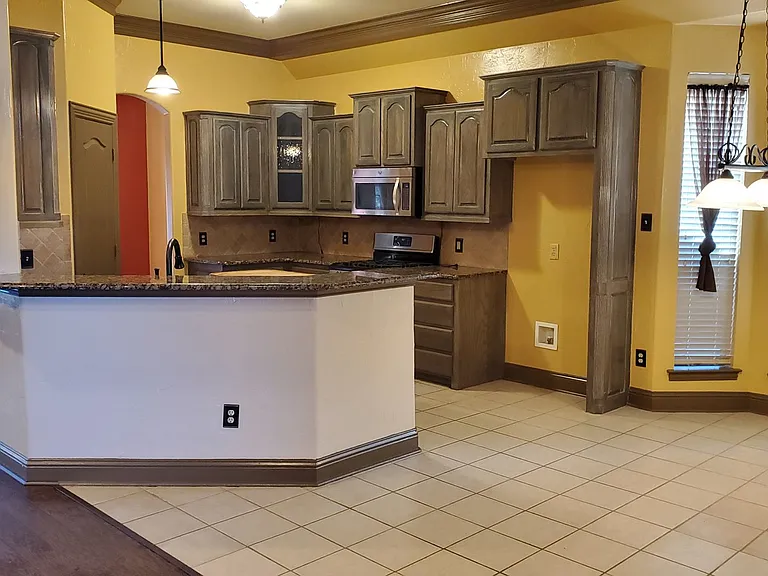 1621 Colonial Dr — Photo 14