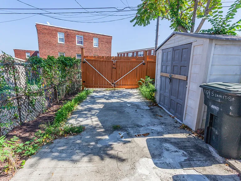 1169 Summit St NE — Photo 54