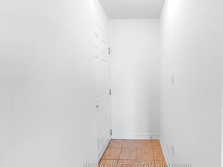 1407 Dupont St #409 — Photo 9